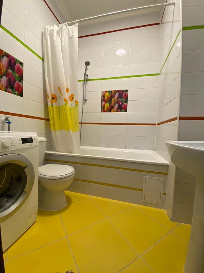 Двух Или Однокомнатные Апартаменты На Бульваре Леси Украинки 7А キエフ エクステリア 写真